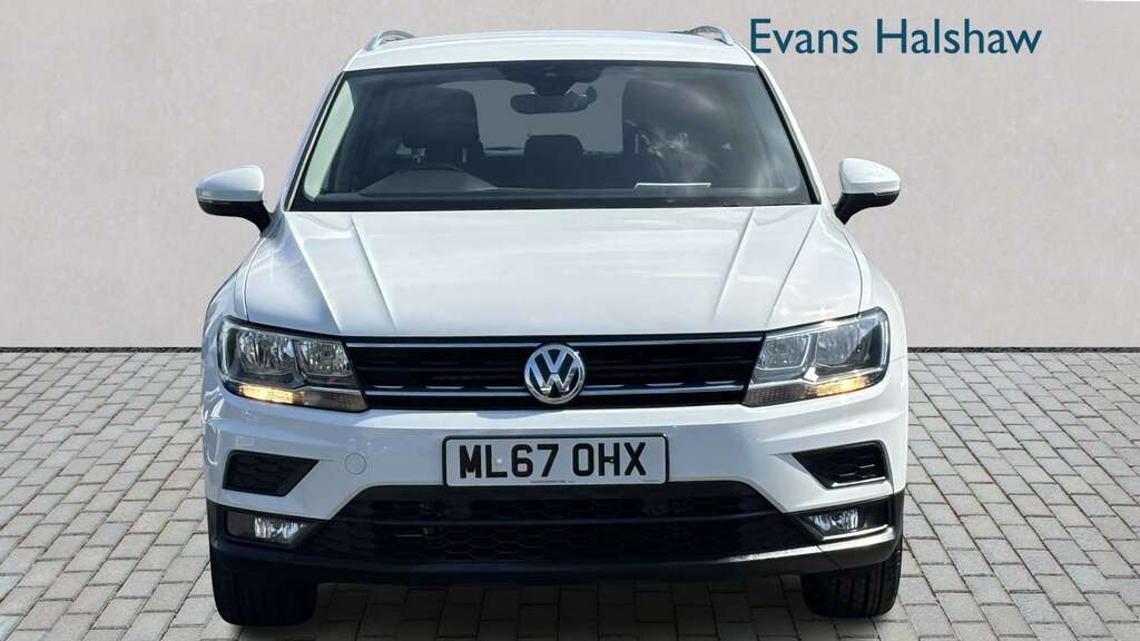 Volkswagen Tiguan 2.0 Tdi 150 4Motion Se Nav Dsg 2017 ML67OHX White #2