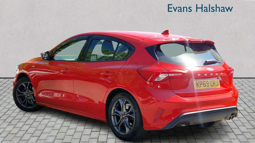 Ford Focus 1.0 Ecoboost 125 St-line 2019 KP69LRJ Red #2