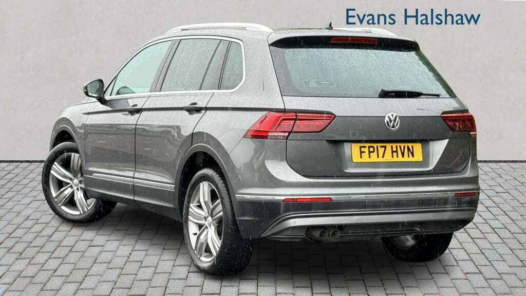 Volkswagen Tiguan 2.0 Tdi 150 4Motion Sel Dsg 2017 J666JDN Grey #2