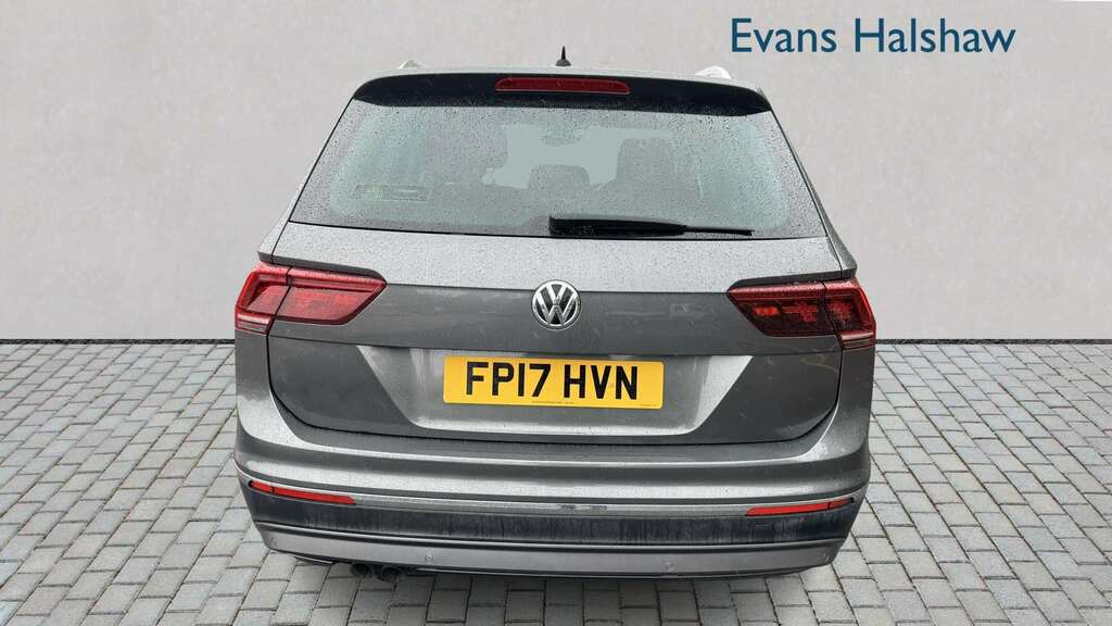 Volkswagen Tiguan 2.0 Tdi 150 4Motion Sel Dsg 2017 J666JDN Grey #5