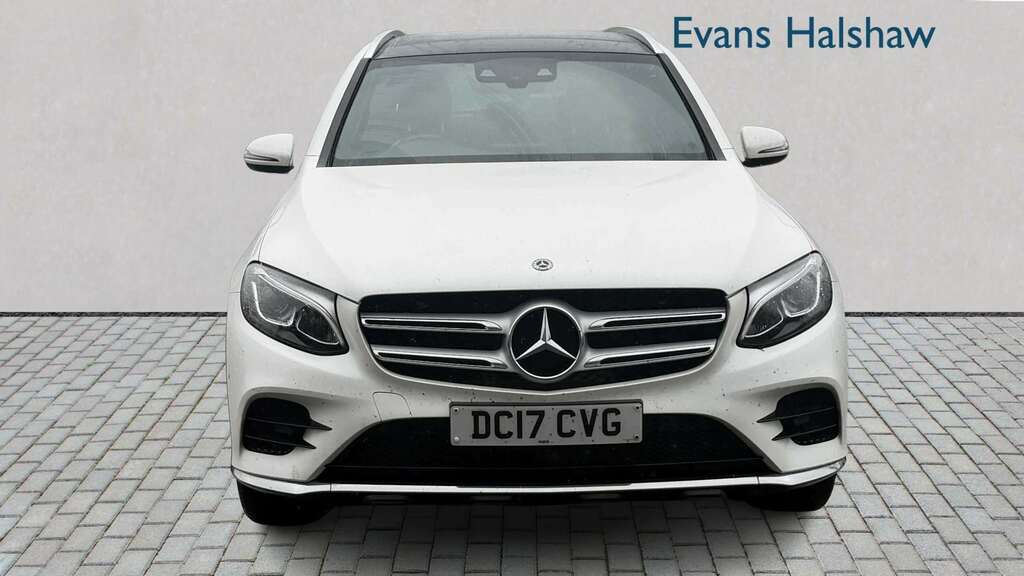 Mercedes-Benz GLC Class 220D 4Matic Amg Line Premium 9G-tronic 2017 DC17CVG White #4