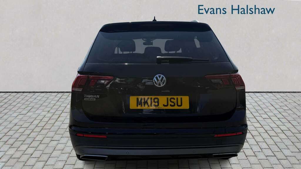 Volkswagen Tiguan Allspace 2.0 Tdi Se Nav 2019 MK19JSU Black #4