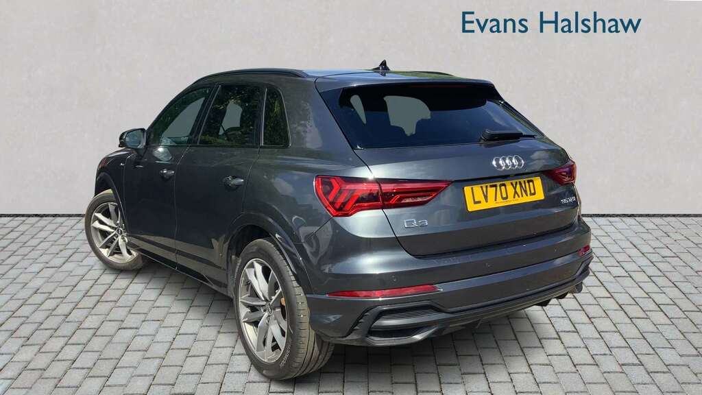 Audi Q3 35 Tfsi Black Edition 2021 LV70XND Grey #2