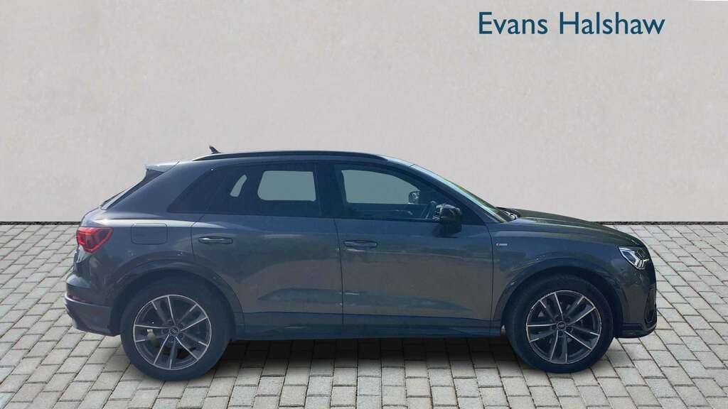 Audi Q3 35 Tfsi Black Edition 2021 LV70XND Grey #4