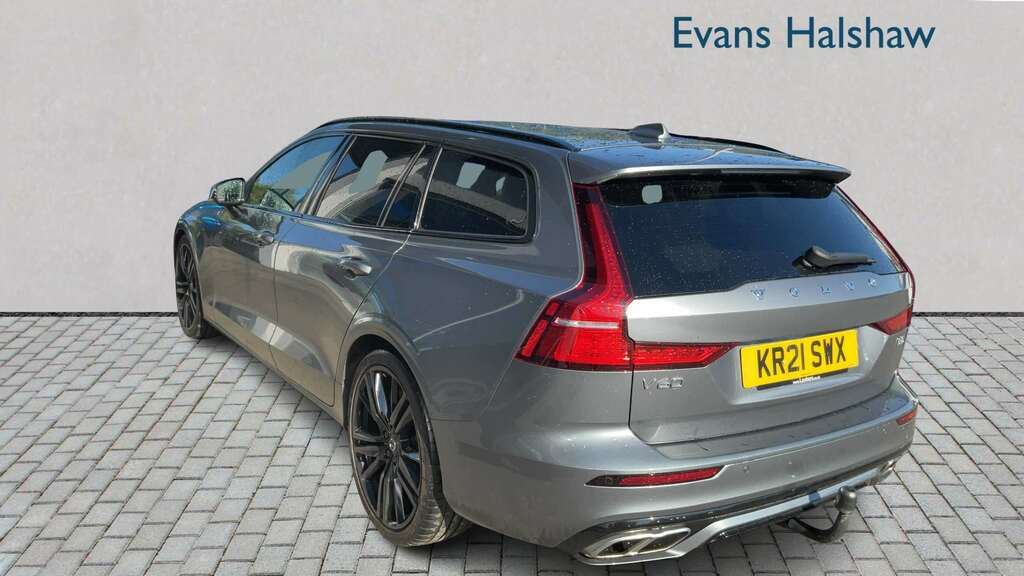 Volvo V60 2.0 B5p R Design 2021 Grey #2