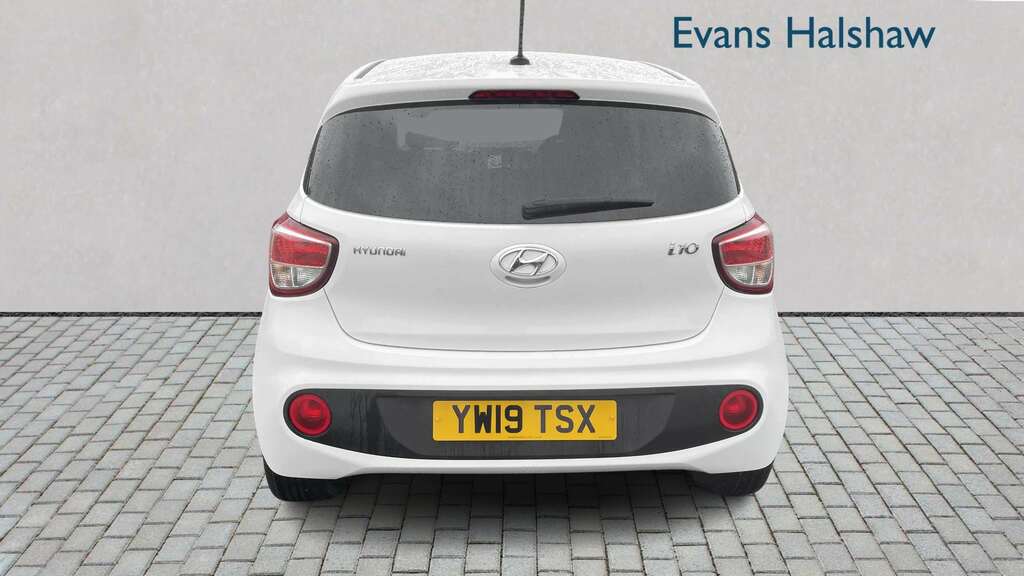 Hyundai I10 1.0 Play 2019 YW19TSX White #3