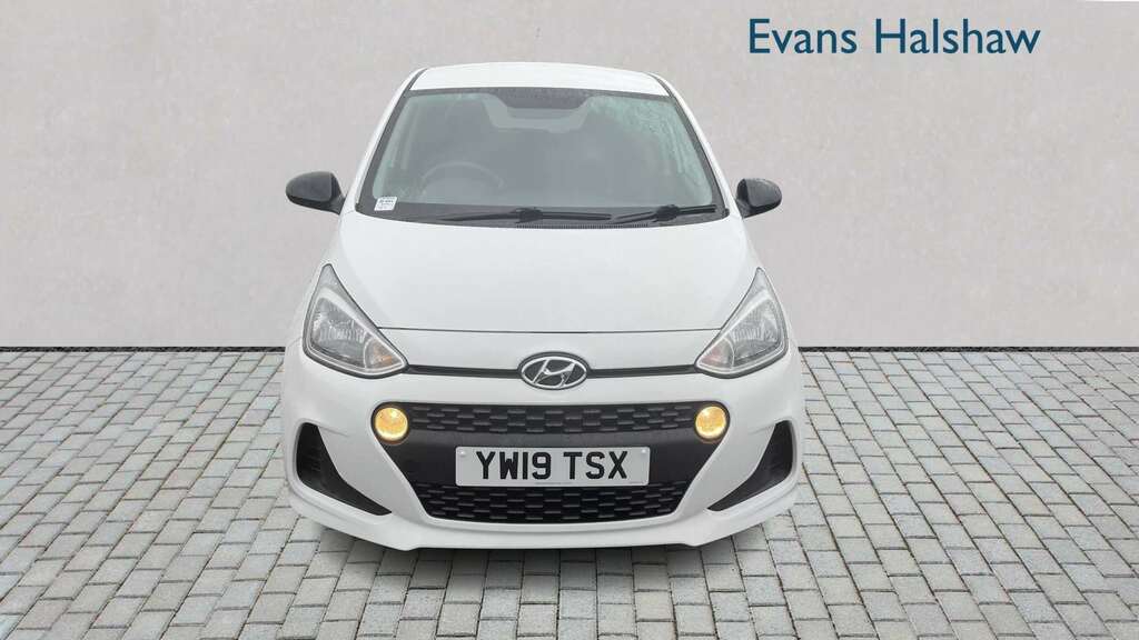 Hyundai I10 1.0 Play 2019 YW19TSX White #2