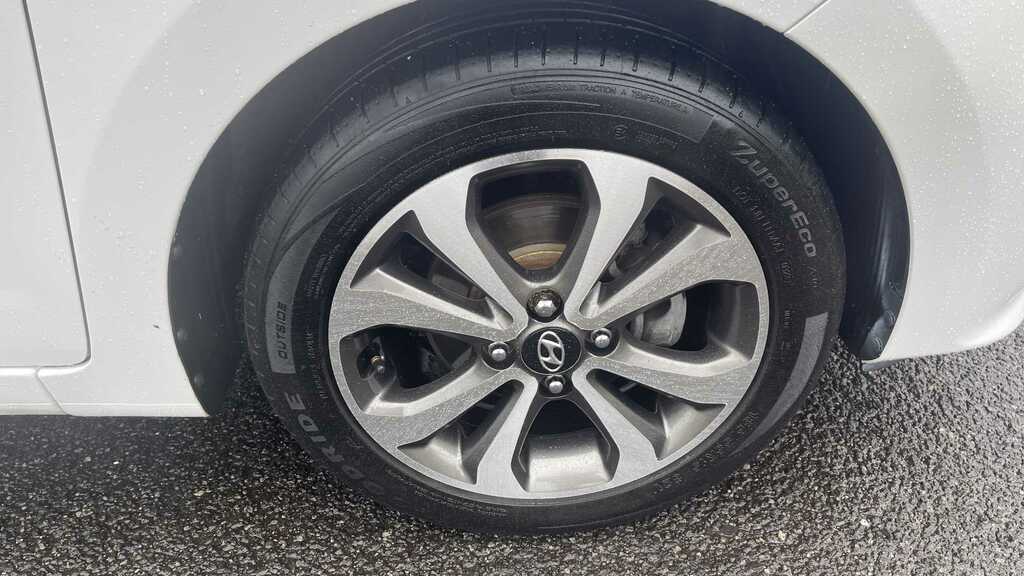 Hyundai I10 1.0 Play 2019 YW19TSX White #6