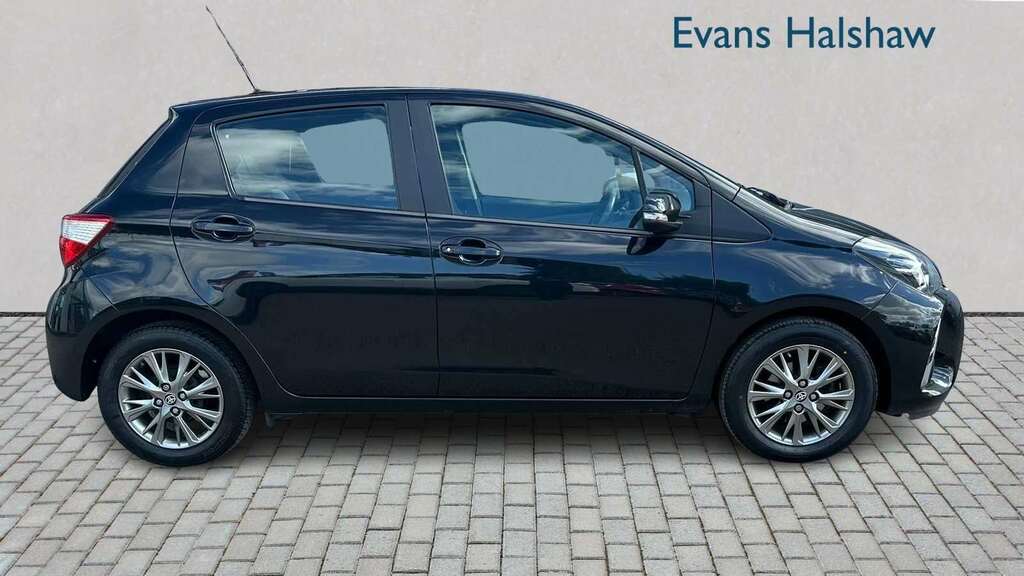 Toyota Yaris 1.0 72 Vvt-i Icon 2020 Black #3