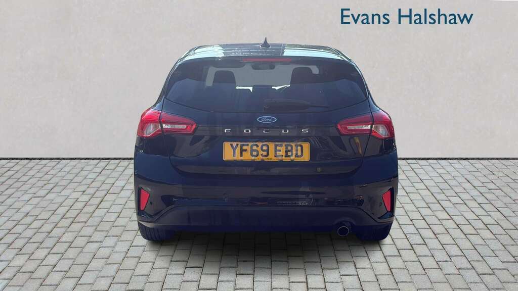 Ford Focus 1.0 Ecoboost 125 Titanium 2019 YF69EBD Black #4