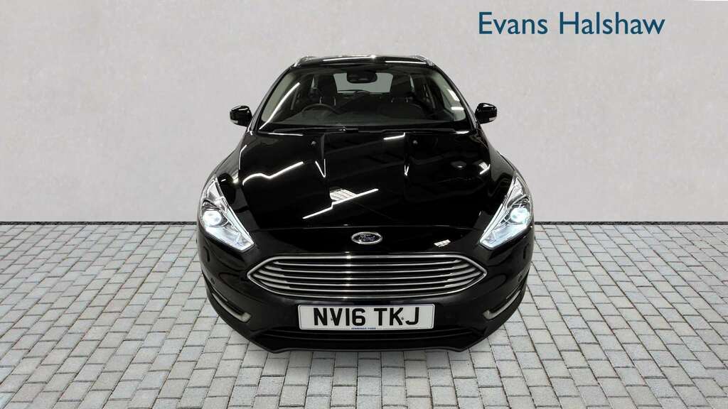Ford Focus 2.0 Tdci Titanium X Navigation Powershift 2016 Black #4