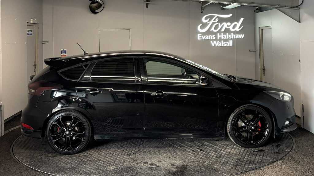 Ford Focus 2.0 Tdci 185 St-3 Navigation 2018 JG03RAM Black #4