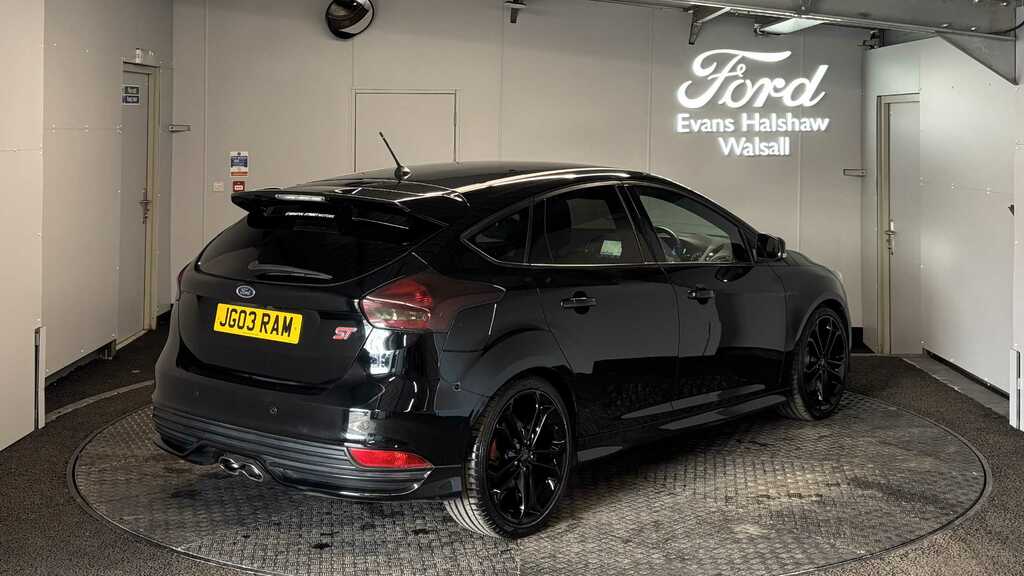 Ford Focus 2.0 Tdci 185 St-3 Navigation 2018 JG03RAM Black #5