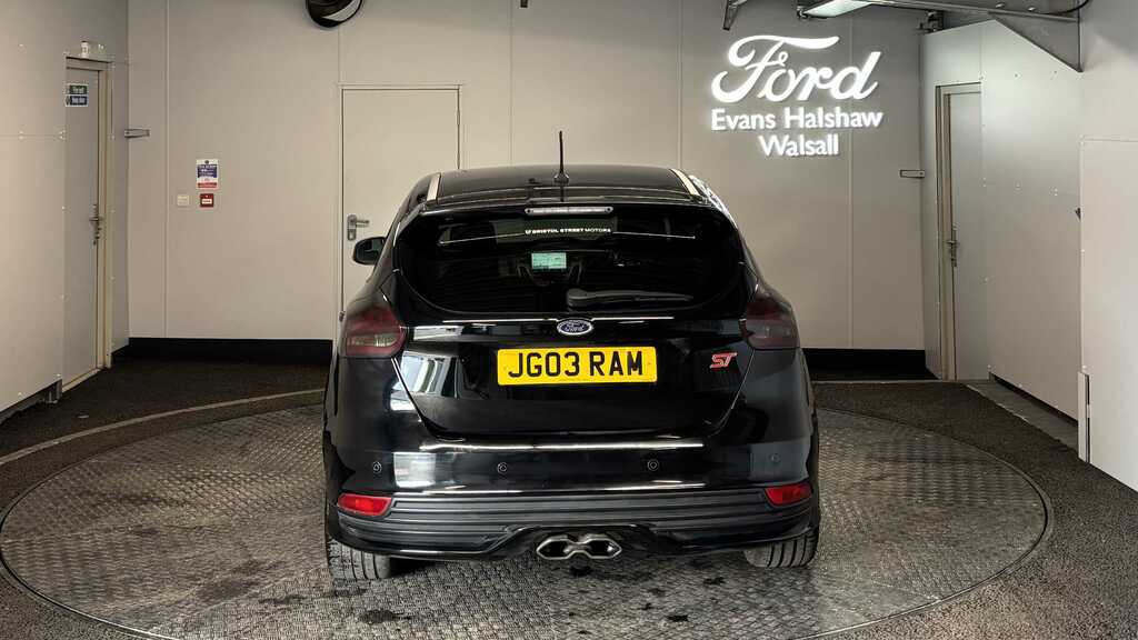 Ford Focus 2.0 Tdci 185 St-3 Navigation 2018 JG03RAM Black #6