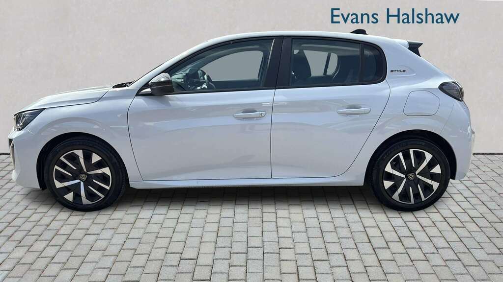 Peugeot 208 1.2 Puretech 100 Style 2025 PY75AXZ White #3