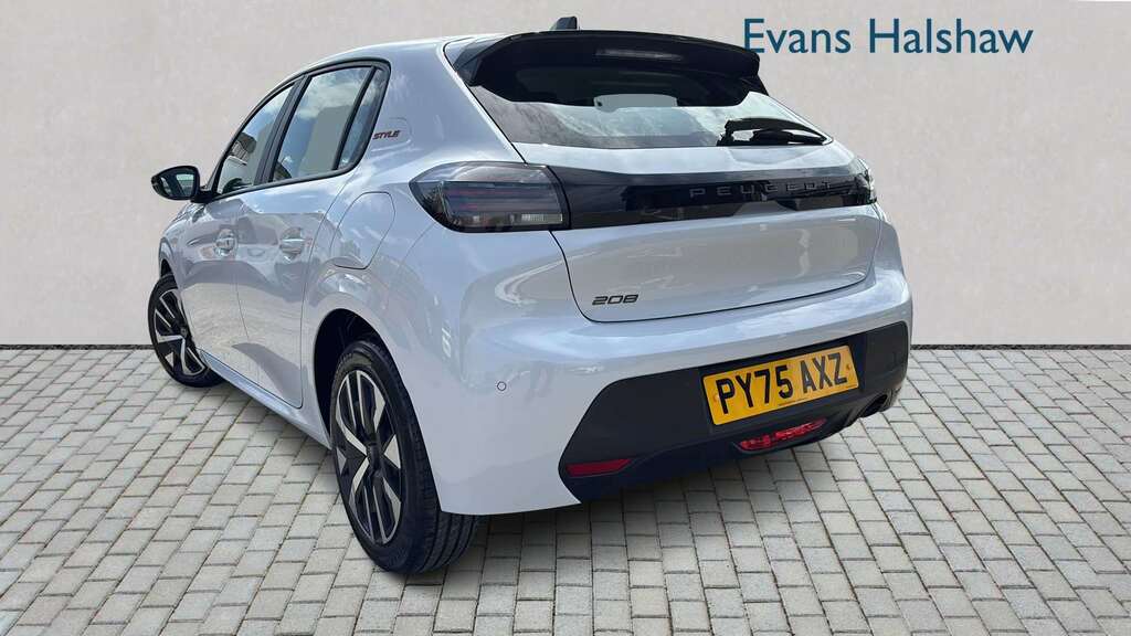 Peugeot 208 1.2 Puretech 100 Style 2025 PY75AXZ White #2