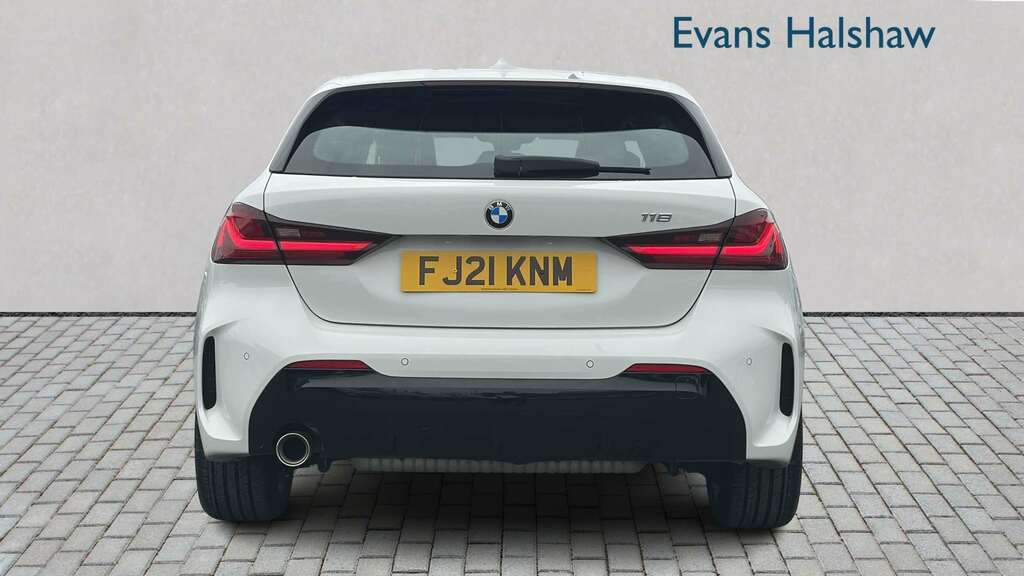 BMW 1 Series 118I M Sport 2021 FJ21KNM White #4