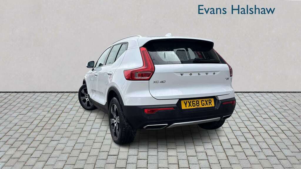 Volvo XC40 1.5 T3 Inscription 2018 White #2