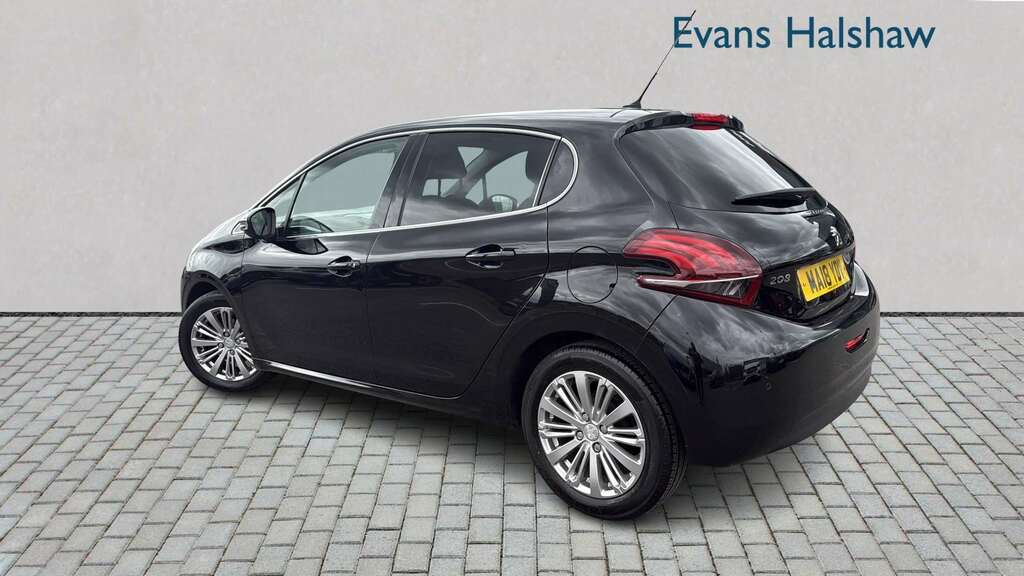 Peugeot 208 1.2 Puretech 82 Allure 2018 MA18YDV Black #2
