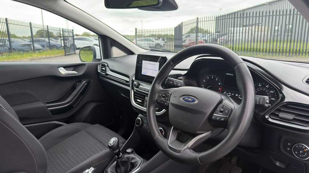 Ford Fiesta 1.0 Ecoboost Hybrid Mhev 125 Titanium 2021 MD21VLC White #3
