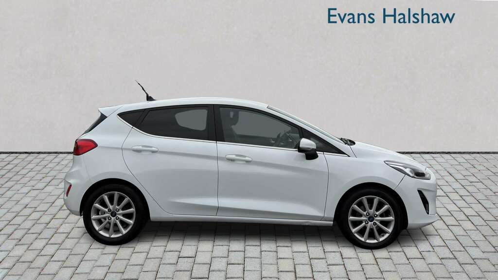 Ford Fiesta 1.0 Ecoboost Hybrid Mhev 125 Titanium 2021 MD21VLC White #6