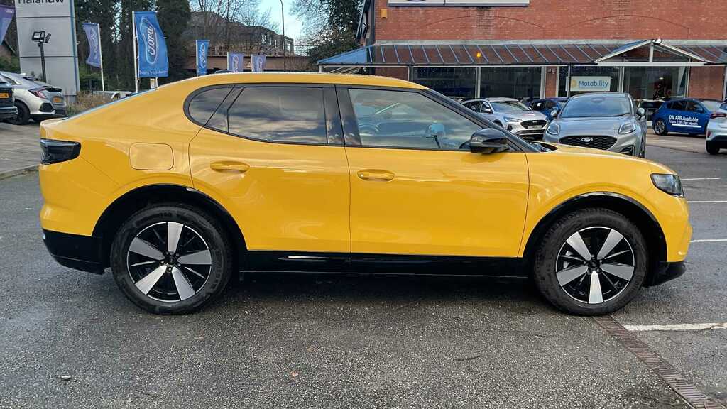 Ford Capri 210Kw Select 77Kwh 2024 Yellow #6
