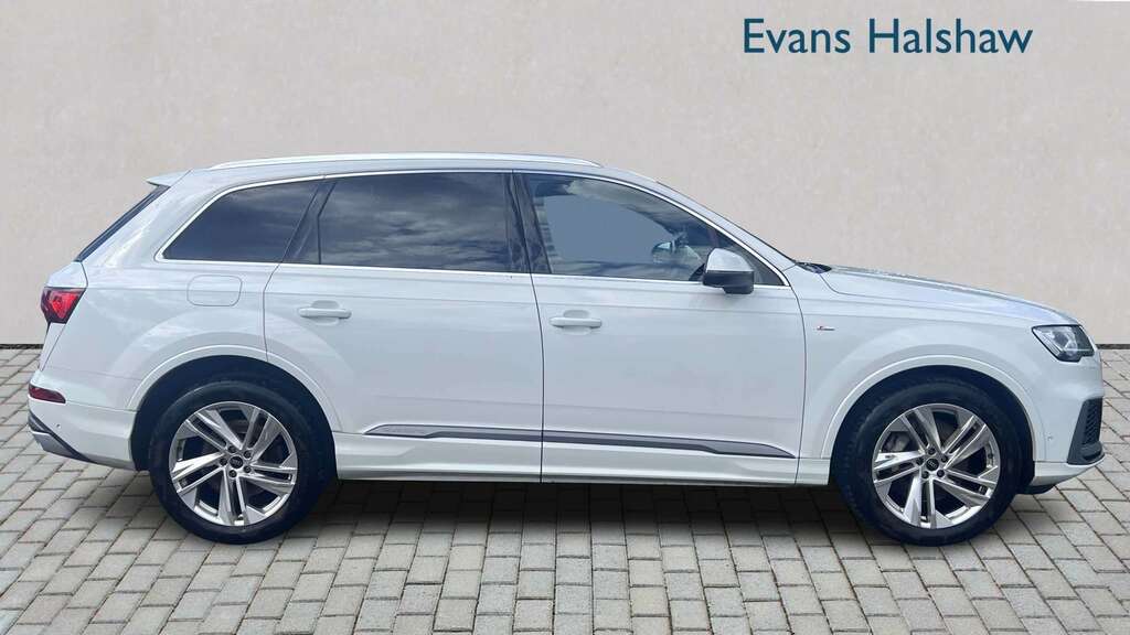 Audi Q7 55 Tfsi Quattro S Line Tiptronic 2023 RY72BVC White #5