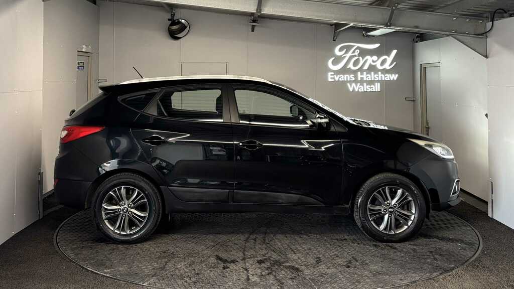 Hyundai Ix35 1.6 Gdi Se 2Wd 2015 Black #4