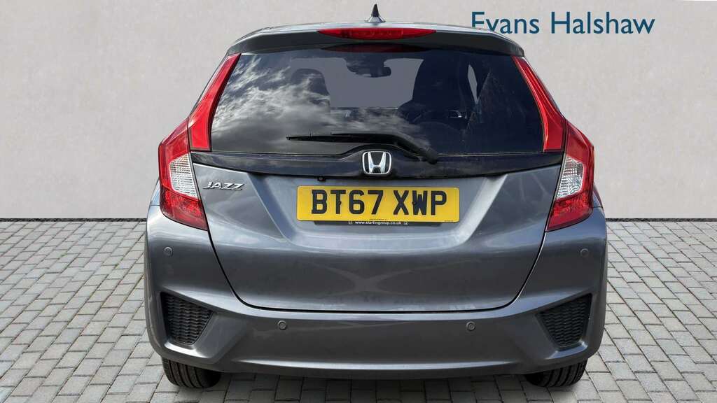 Honda Jazz 1.3 I-vtec Ex Cvt 2017 BT67XWP Grey #4