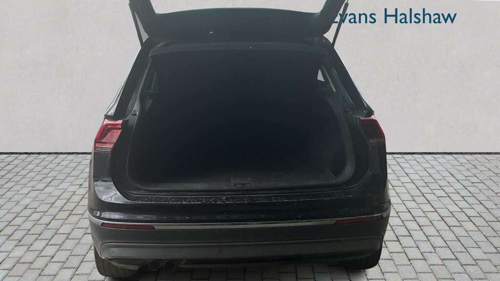Volkswagen Tiguan 2.0 Tdi 150 4Motion Sel Dsg 2019 GF19NVT Black #3