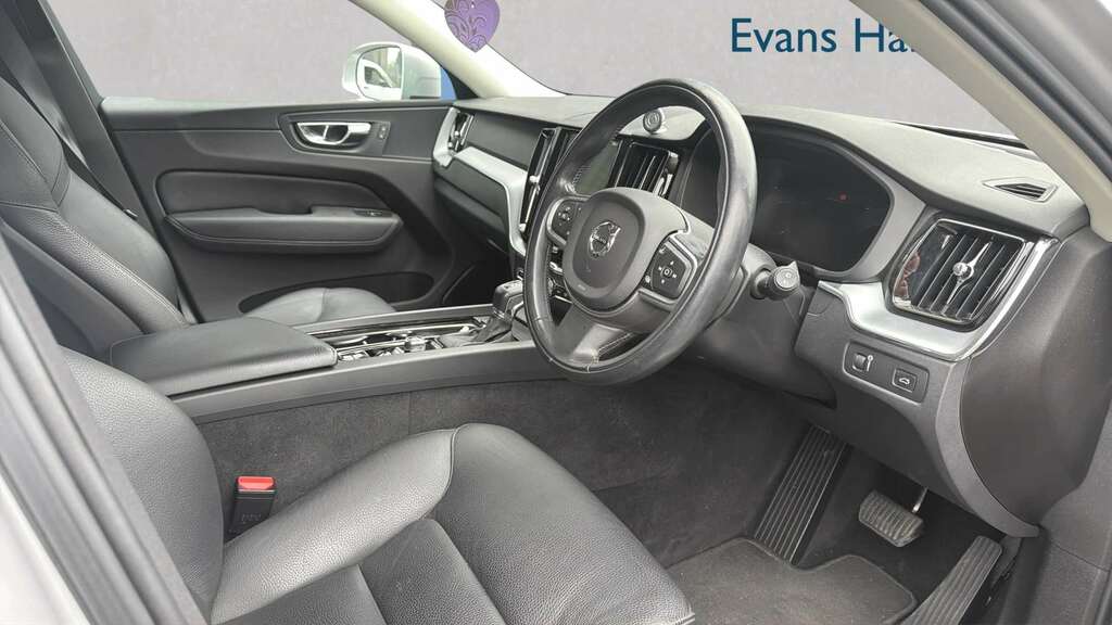 Volvo XC60 2.0 D4 Momentum Pro Awd Geartronic 2019 XO60XXX Silver #4