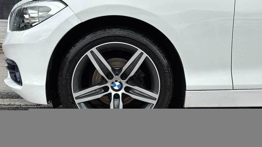 BMW 1 Series 118I 1.5 Sport Navservotronic 2018 White #3