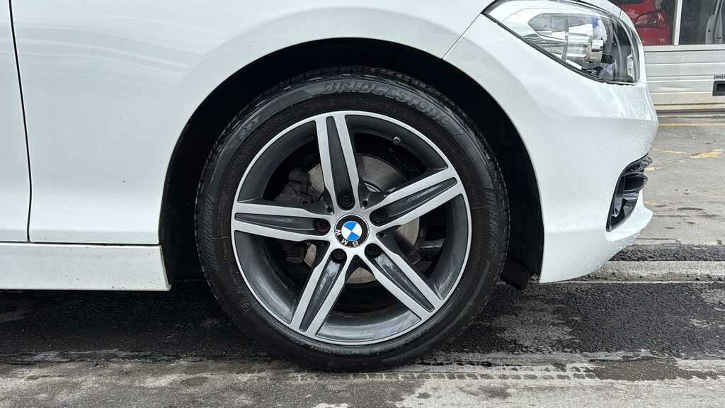 BMW 1 Series 118I 1.5 Sport Navservotronic 2018 White #5