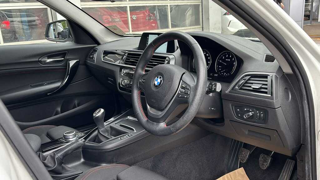 BMW 1 Series 118I 1.5 Sport Navservotronic 2018 White #6