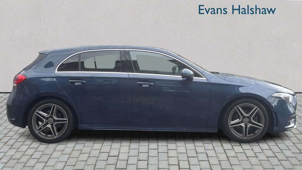 Mercedes-Benz A Class A200 Amg Line 2020 FV20GHH Blue #2