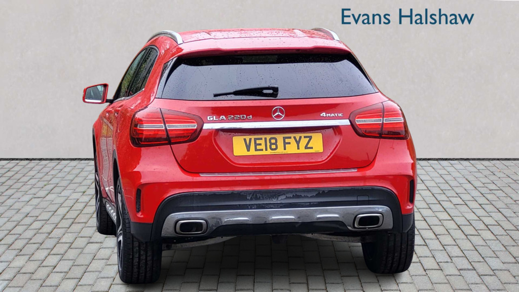 Mercedes-Benz GLA Class 220D 4Matic Amg Line Premium 2018 VE18FYZ Red #2