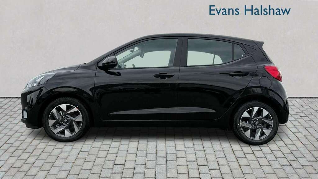 Hyundai I10 1.0 63 Advance Nav 2026 YH26UGK Black #2