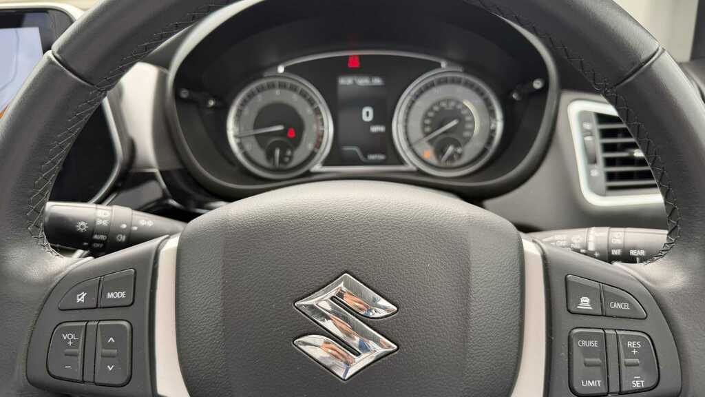 Suzuki S Cross 1.4 Boosterjet 48V Hybrid Ultra Allgrip 2023 GSZ7680 Silver #6