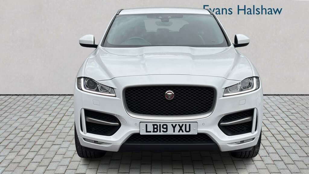 Jaguar F-Pace 2.0D R-sport Awd 2019 LB19YXU White #3