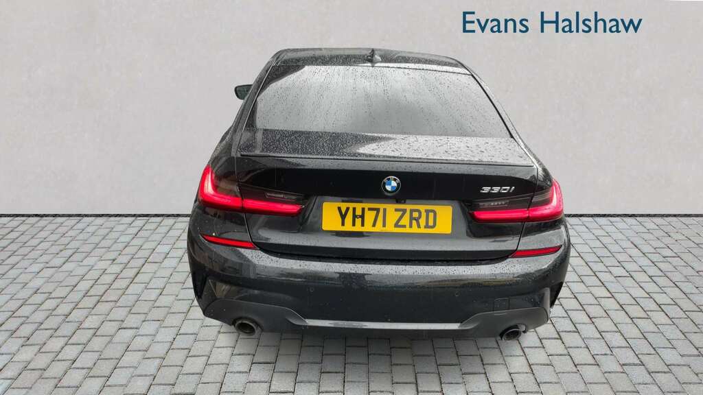 BMW 3 Series 330I M Sport Step 2021 YH71ZRD Black #3