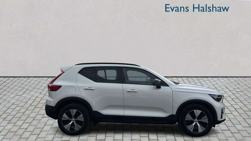 Volvo XC40 1.5 T4 Recharge Phev Plus Dark 2023 KS23PVW White #3