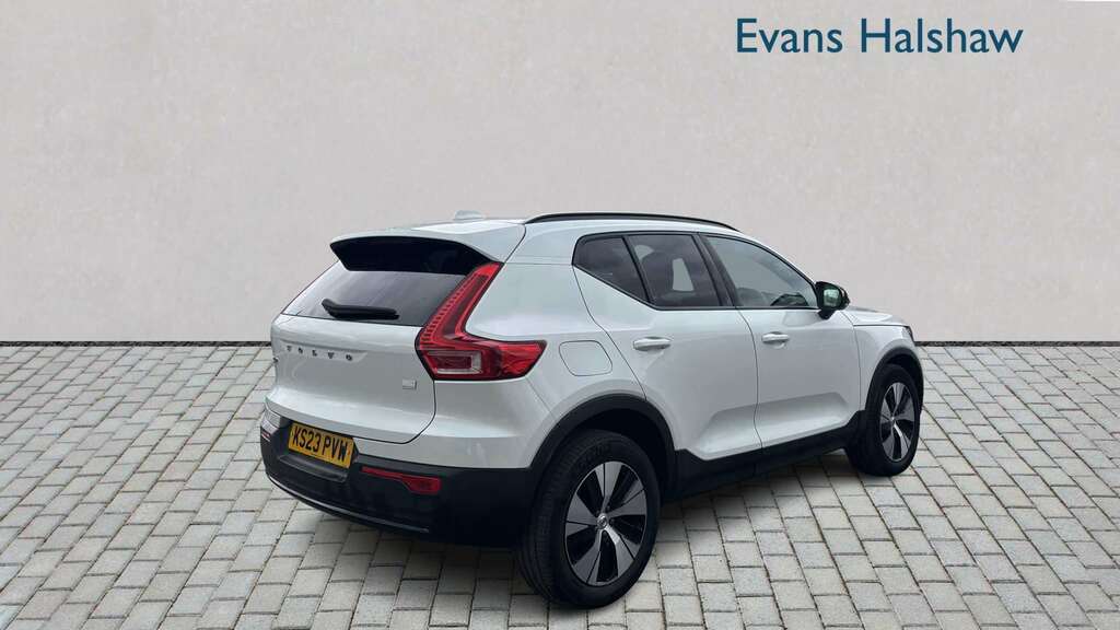Volvo XC40 1.5 T4 Recharge Phev Plus Dark 2023 KS23PVW White #4