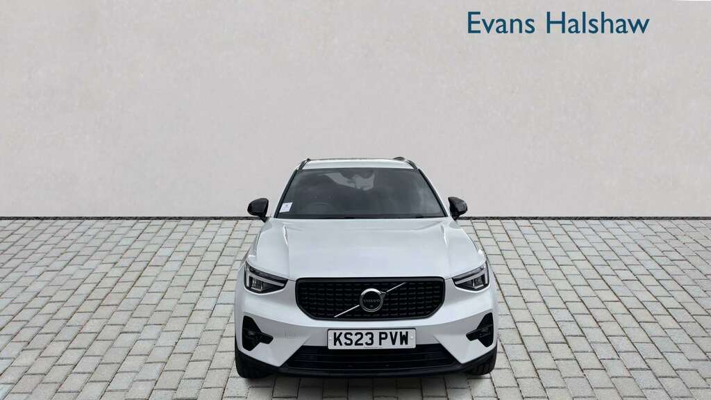 Volvo XC40 1.5 T4 Recharge Phev Plus Dark 2023 White