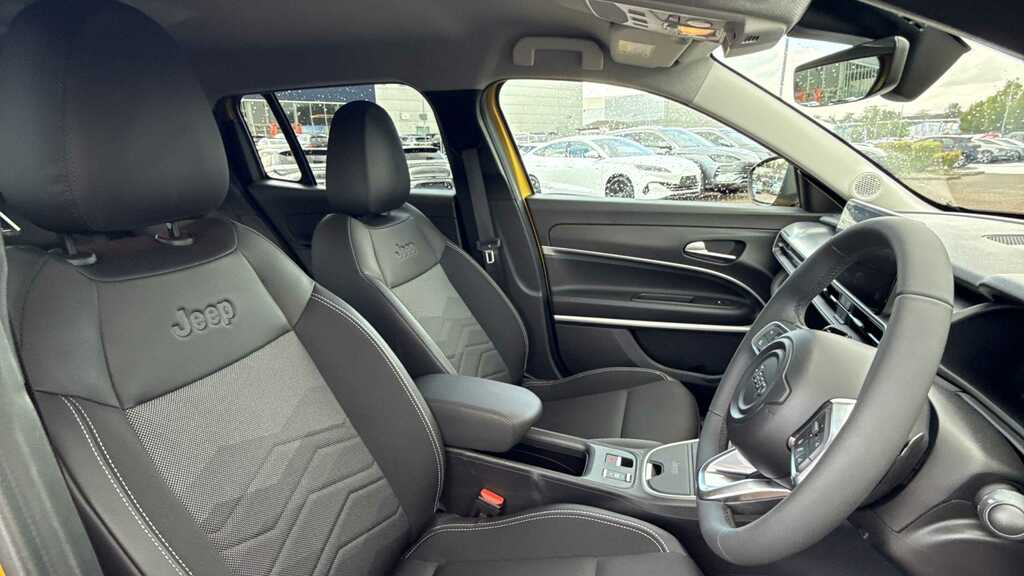 Jeep Avenger 1.2 E-hybrid Summit Dct 2025 RX74KHR Yellow #3