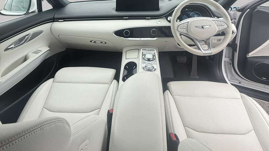 Genesis GV70 360Kw Sport 77Kwh Awd 2023 White #3