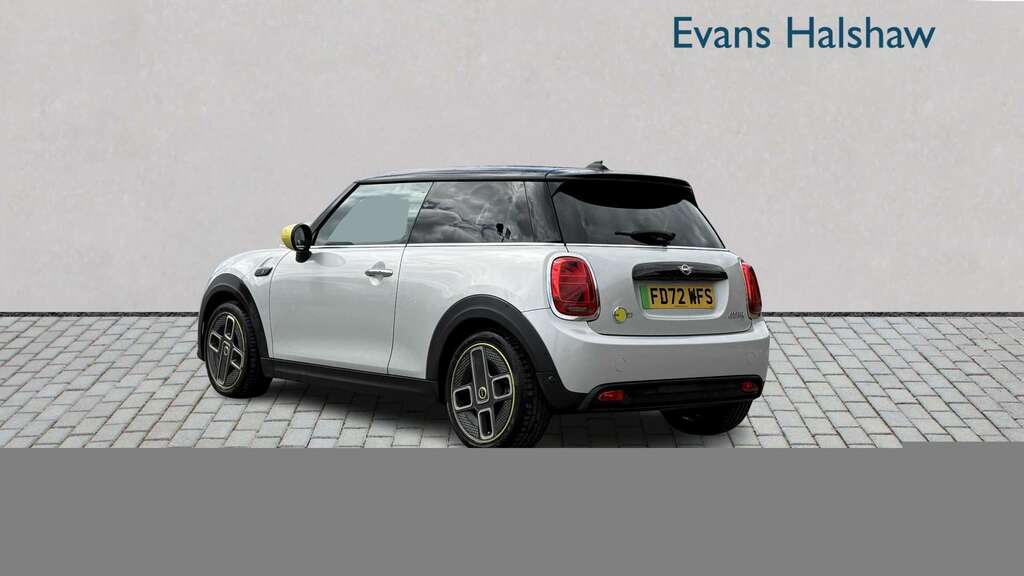 Mini Hatch 135Kw Cooper S Level 2 33Kwh 2022 White #2