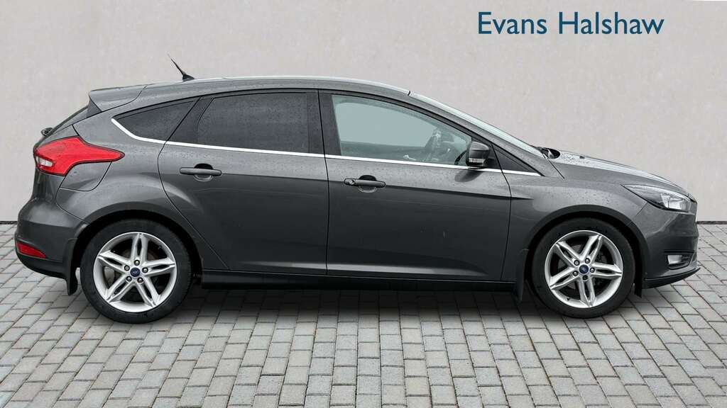 Ford Focus 1.5 Tdci 120 Zetec 2016 SJ16XYR Grey #4