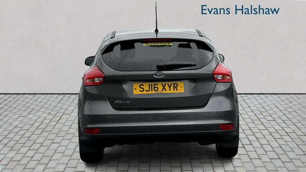 Ford Focus 1.5 Tdci 120 Zetec 2016 SJ16XYR Grey #3