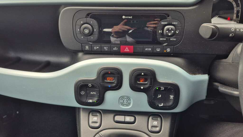 Fiat Panda 1.0 Mild Hybrid City Cross 2021 MV21BKJ Green #6