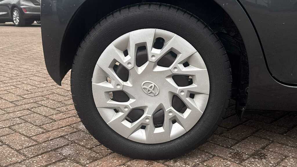 Toyota Aygo 1.0 Vvt-i X-play 2019 MJ19LLX Grey #4